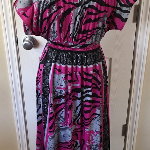 The Perfect Summer/Travel Dress!! - Picture 2 of 3